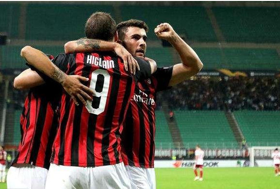  尤文图斯后卫乌龙送礼，一比一战平卡利亚里错失登顶良机  